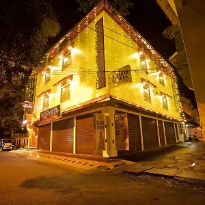 *** Hotel Roses Fortkochi India
