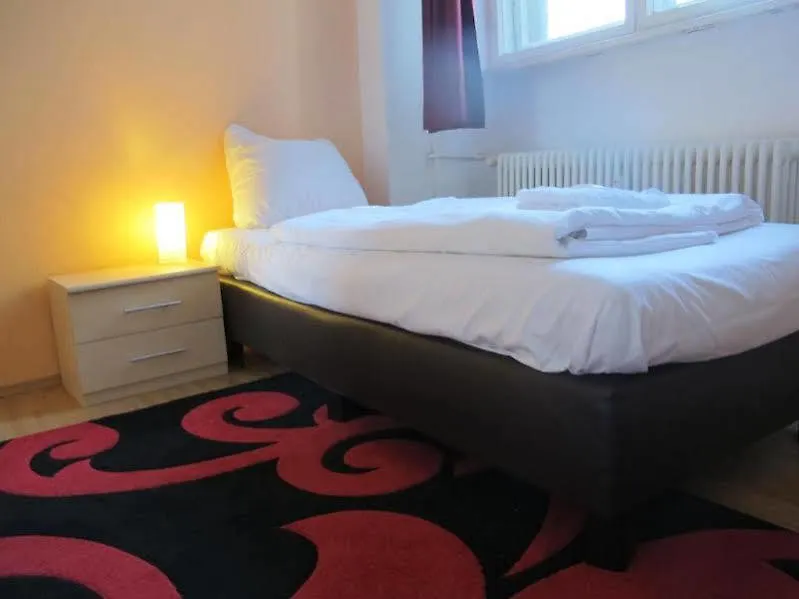 Metropol Hostel Berlín 0*,
